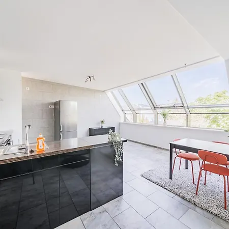 Next To Schoenbrunn - Free Parking !!! Apartment