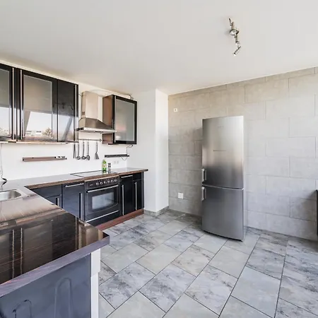 Apartment Next To Schoenbrunn - Free Parking !!! Vienna