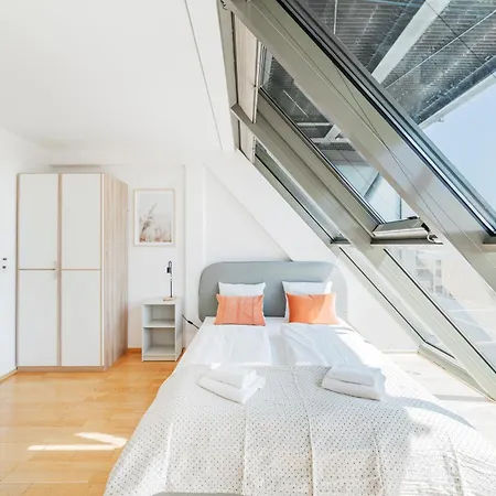 Next To Schoenbrunn - Free Parking !!! * Vienna