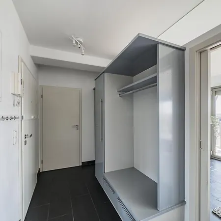 Next To Schoenbrunn - Free Parking !!!