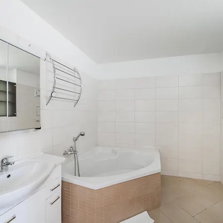 Next To Schoenbrunn - Free Parking !!! Apartmán *