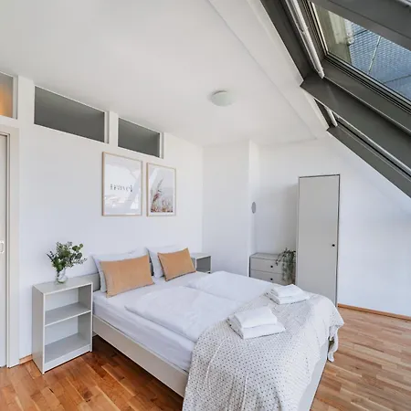 Apartmán Next To Schoenbrunn - Free Parking !!! *