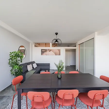 Next To Schoenbrunn - Free Parking !!! Apartmán *