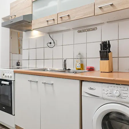 Affordable 2br Apt- Connected To The Whole * Vienna