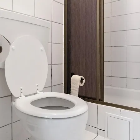 Affordable 2br Apt- Connected To The Whole *
