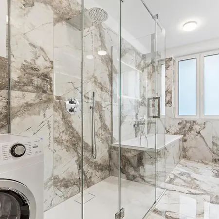 Sky9 Schoenbrunn Palace Apartment *