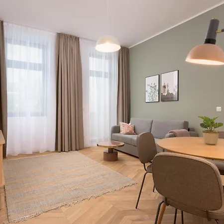 Limehome Karajangasse