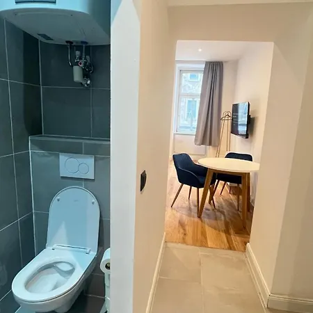 K&k Near Hauptbahnhof - Kingsize Bed Apartmán Vídeň