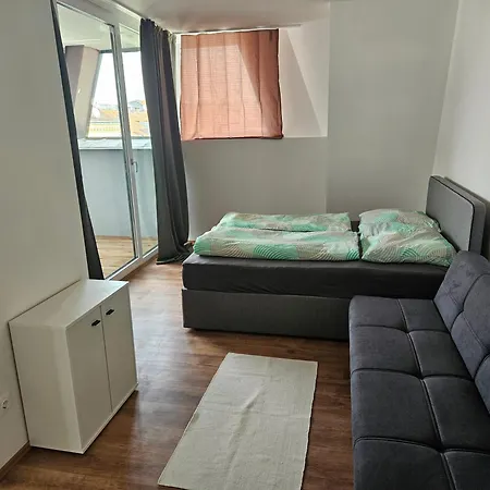 Apartment Corner Rooftop 24 *