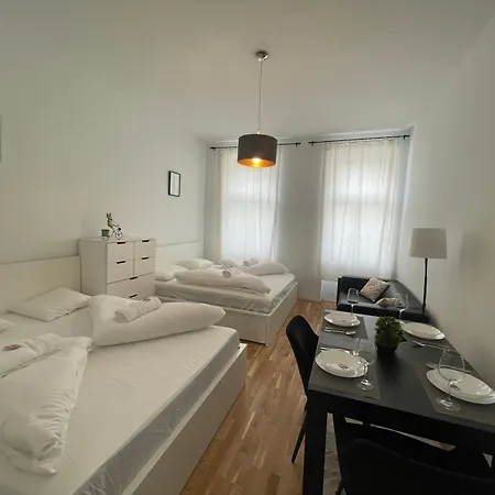 Apartment New With Balcony 11 Vienna