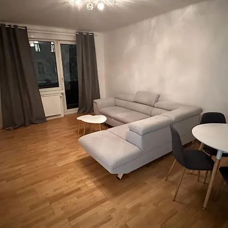 Apartment Schoene Mit Balkon Vienna