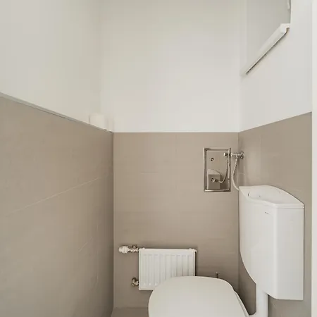 Spacious In Viena