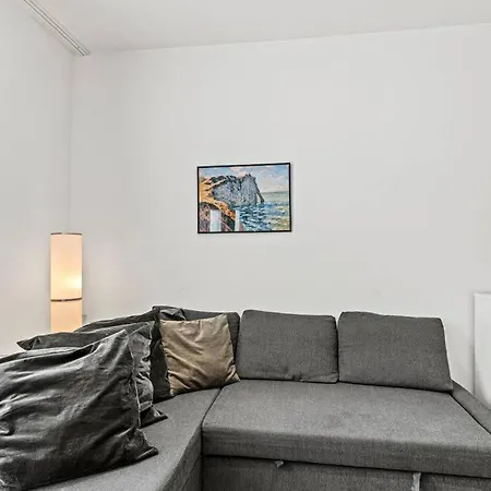 Apartment Modern Near Center 1br *