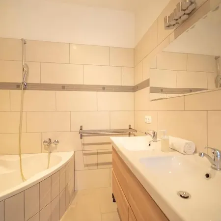 Apartment Spacious Mitten In Vienna