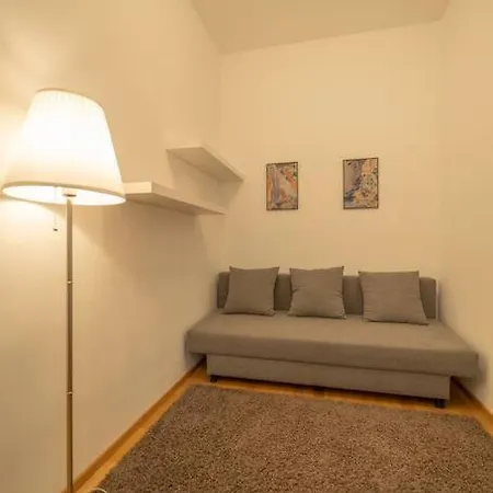 Spacious Mitten In Vienna