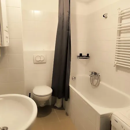 Apartment Pretty Next To Metro Station Vienna