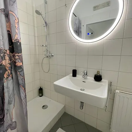 Authentic Near The Centre Apartment
