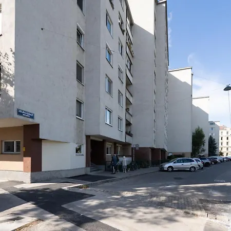 Apartment Two Bedrooms - 85 Squaremeters - 4 Min To U6 Dresdner Str Vienna