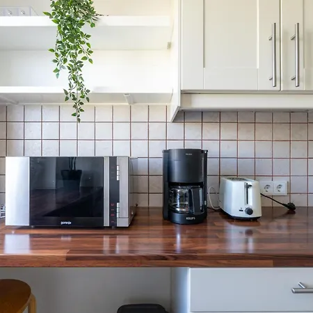 Two Bedrooms - 85 Squaremeters - 4 Min To U6 Dresdner Str * Vienna