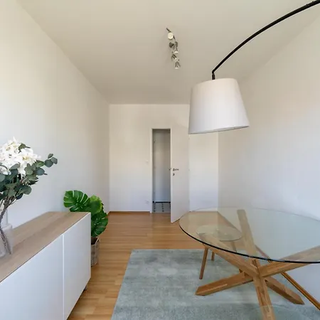 Two Bedrooms - 85 Squaremeters - 4 Min To U6 Dresdner Str Vienna