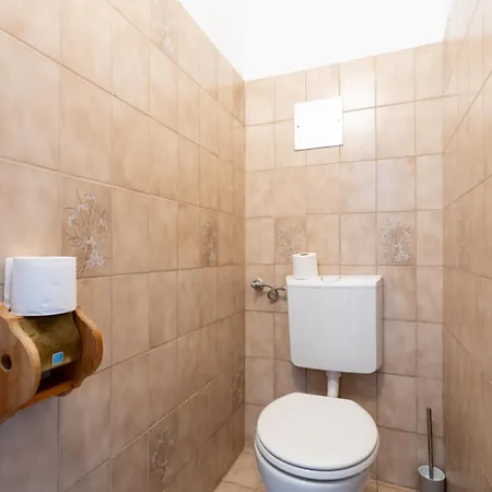 Two Bedrooms - 85 Squaremeters - 4 Min To U6 Dresdner Str Vienna