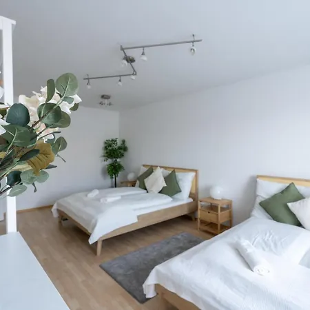 Apartment Two Bedrooms - 85 Squaremeters - 4 Min To U6 Dresdner Str Vienna