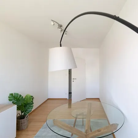 Apartment Two Bedrooms - 85 Squaremeters - 4 Min To U6 Dresdner Str Vienna