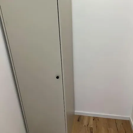 Flat D Apartment *