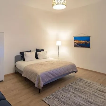 Second District Charming Flat Apartment *