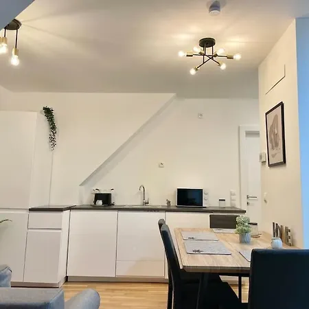 Modern Rooftop With Free Parking Apartment