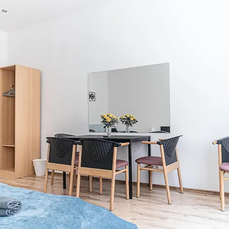 Budget Well Connected To The Whole Apartment *