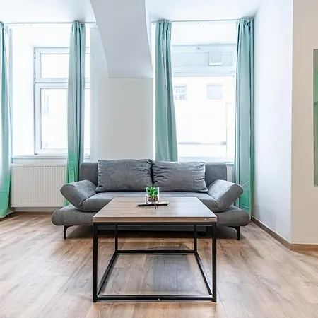 Westbahnhof - Kingbed With Ensuite Washer Apartment *
