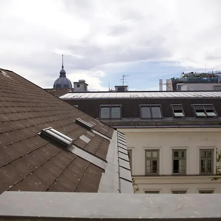 Central Rooftop With Balcony *