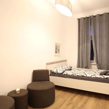 Spacious In Liesing Area Lv6 *