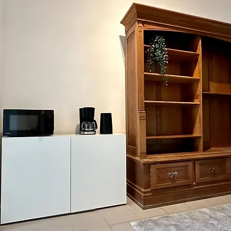 Apartment, Central, 2 Min To U4