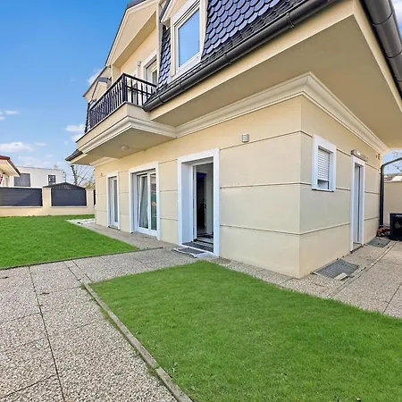 Villa Luxurious In A Quiet Area In Vienna