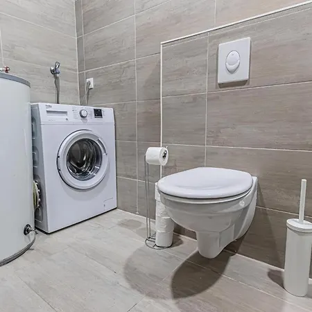 Westbahnhof - Kingbed With Ensuite Washer Vienna