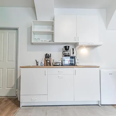 Westbahnhof - Kingbed With Ensuite Washer Apartment *