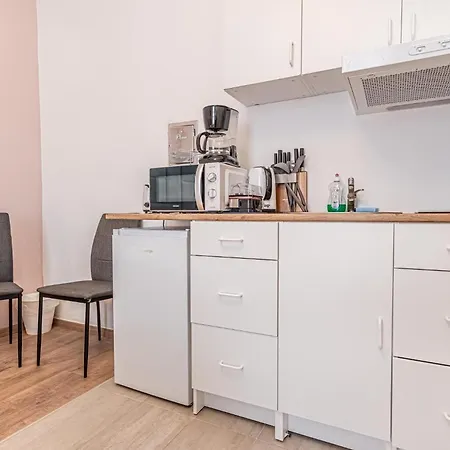Barrier-free: 2 Neighboring Apt. Ideal For Groups Apartment