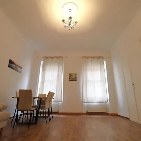 Apartment Default Tabor 57