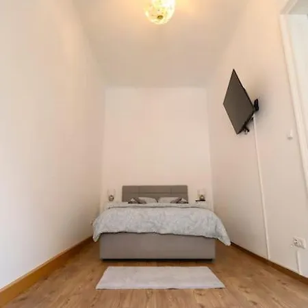 Apartment Default Tabor 57 *