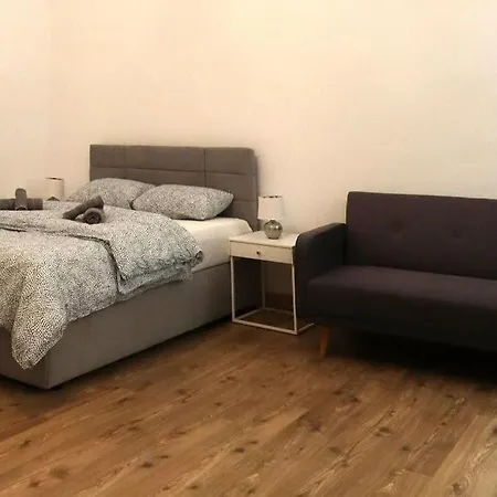 Apartment Default Tabor 57