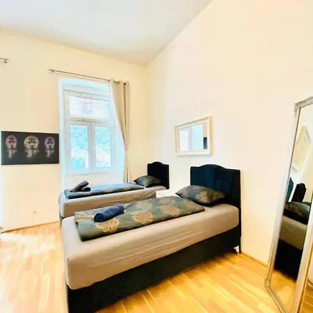Cozy Studio Lg Apartment *