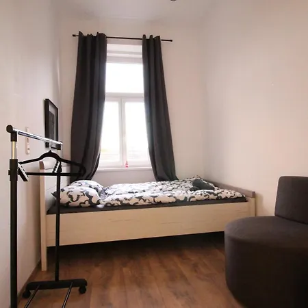Spacious In Liesing Area Lv6 Vienna