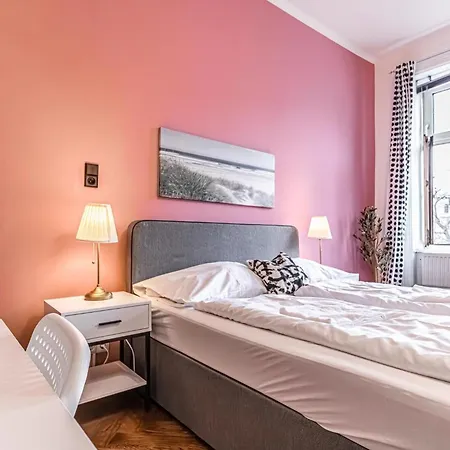 Apartament Lovely 1br Apt. Near Akh Hospital