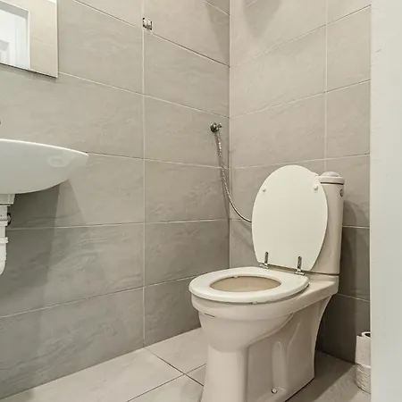 Gorgeous 1br Near Akh Hospital