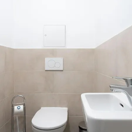 1br Haven With Swift Access By Hm *