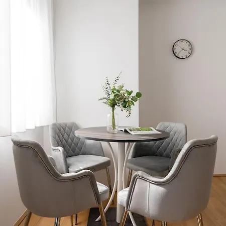 Sunny 1br With Balcony By Hm Βιέννη