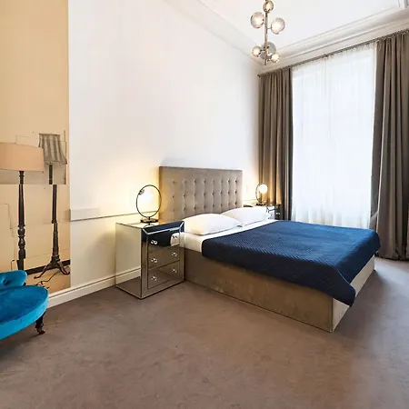 Apartment 6 *