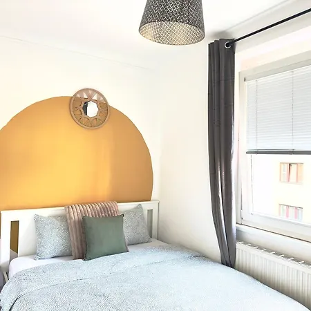 Apartment Charming Three Bedrooms Near Station *